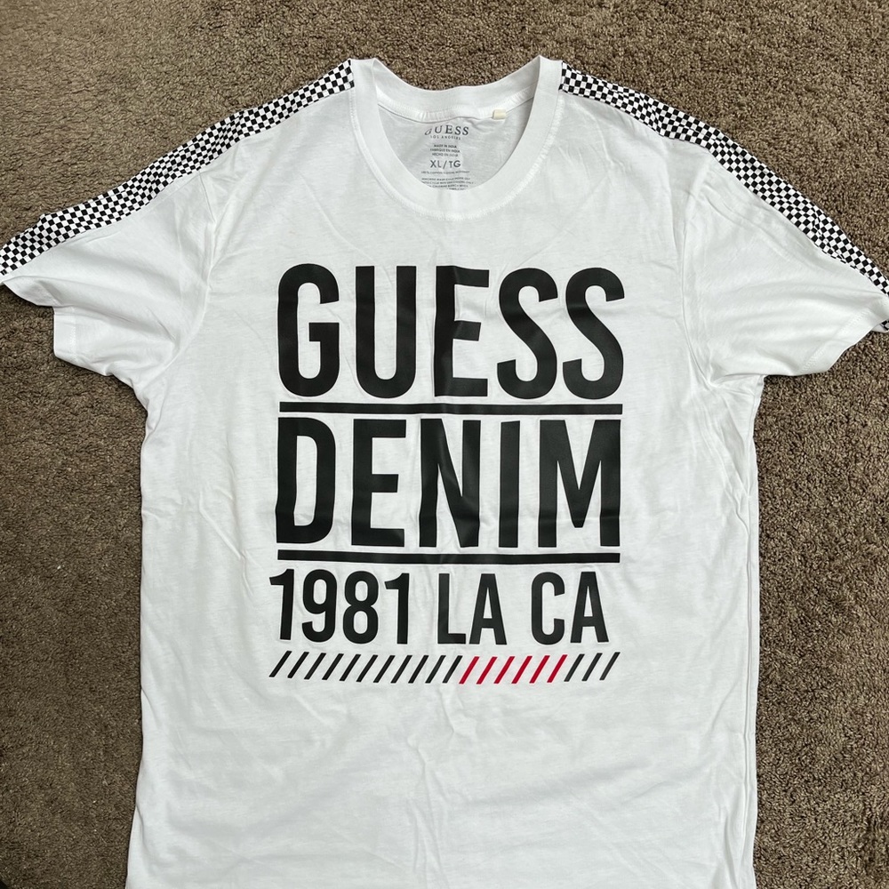 Guess T-shirt